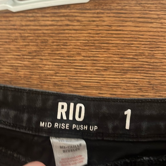 Urban Planet: Women’s Black Skinny Jeans with Knee Rip - Picture 2 of 2